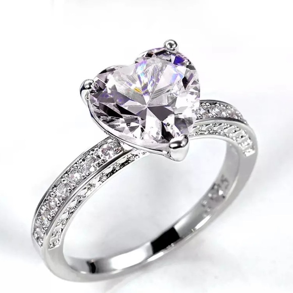 ¥ NEW DIAMOND HEART STERLING SILVER RING - Picture 2 of 6
